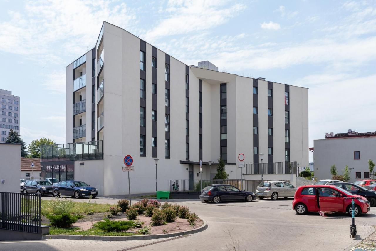 Apartment With Balcony & Parking Mogilska By Renters Prestige クラクフ エクステリア 写真